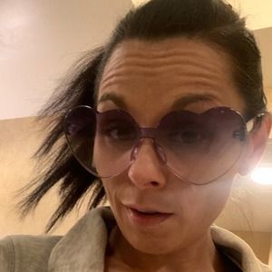 Meet your Posher, Crystal